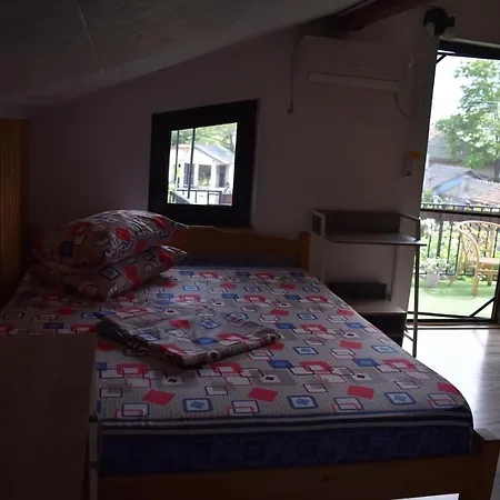 בית הארחה Maricris 3*