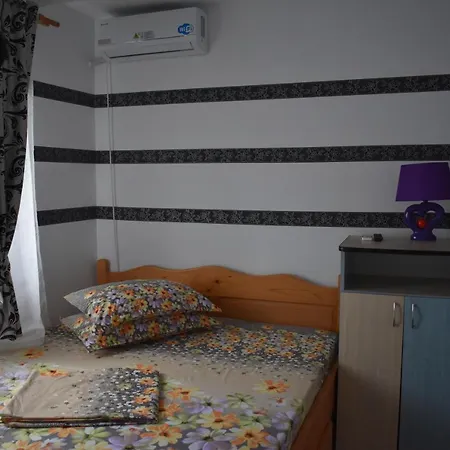 בית הארחה Maricris טוזלה