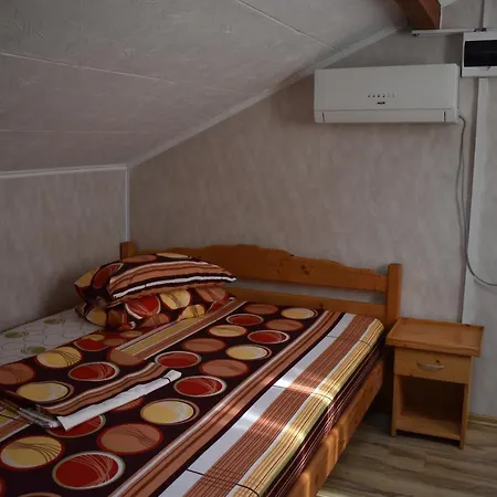 בית הארחה Maricris טוזלה