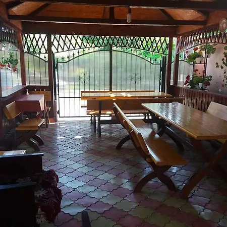 בית הארחה Maricris טוזלה